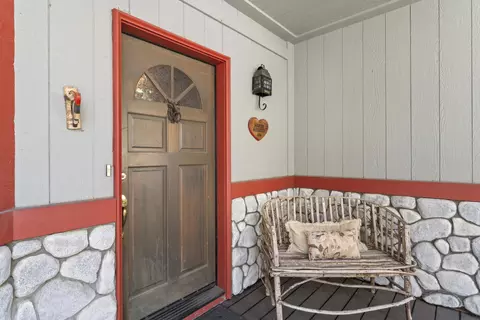 Exterior - 783 Crown Dr, Lake Arrowhead, CA 92352 photo 3 of 10