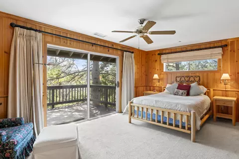 Bedroom - 783 Crown Dr, Lake Arrowhead, CA 92352 photo 2 of 11