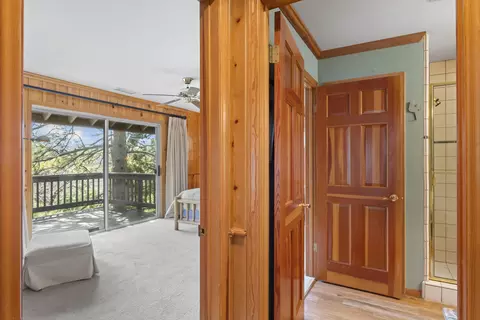 Entry Way - 783 Crown Dr, Lake Arrowhead, CA 92352 photo 2 of 7