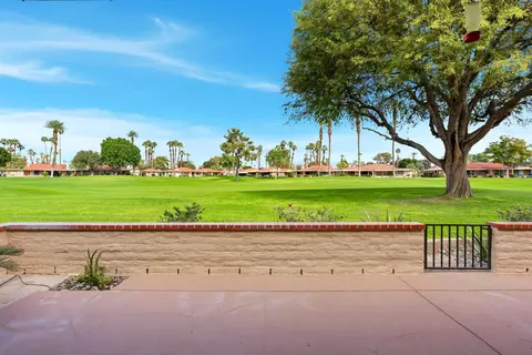Exterior - 44 Majorca Dr, Rancho Mirage, CA 92270 photo 5 of 12