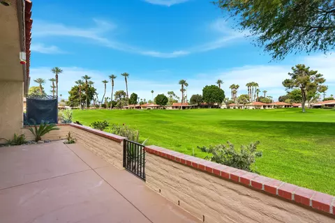 Exterior - 44 Majorca Dr, Rancho Mirage, CA 92270 photo 4 of 12