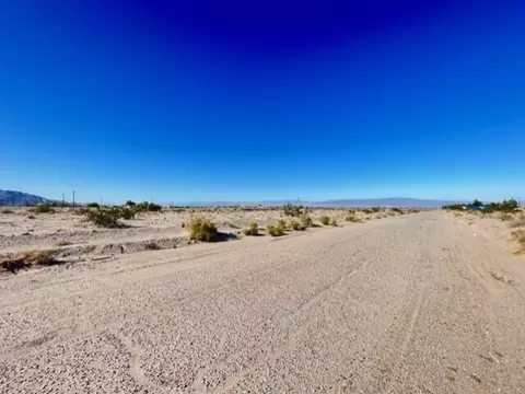 2641 Desert Dr, Thermal, CA 92274 photo 2