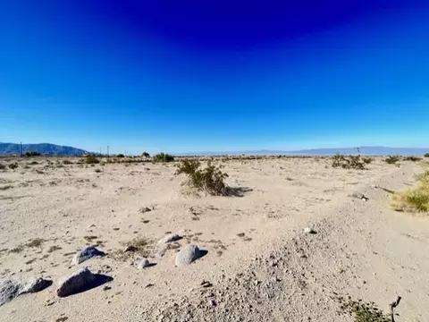 2641 Desert Dr, Thermal, CA 92274 photo 3