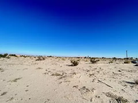 2641 Desert Dr, Thermal, CA 92274 photo 4