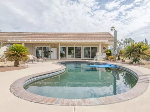 38821 Kilimanjaro Dr, Palm Desert, CA 92211