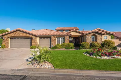 78910 Galaxy Dr, La Quinta, CA 92253