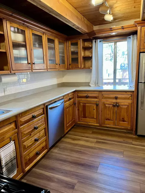 Kitchen - 2084 5th Ln, Big Bear City, CA 92314 photo 4 of 4