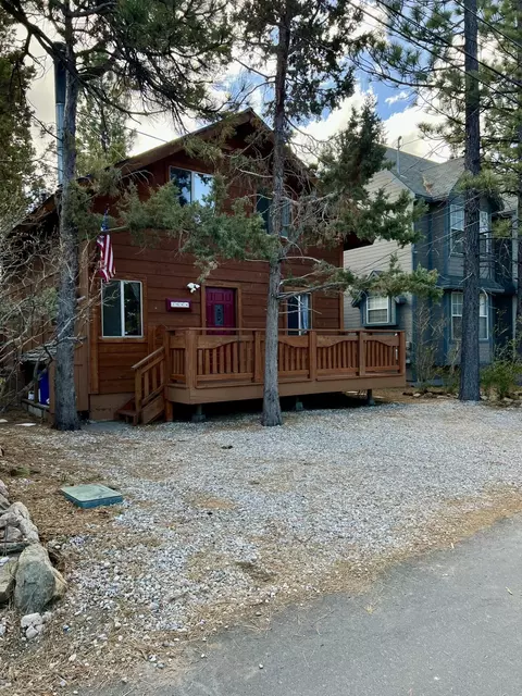 2084 5th Ln, Big Bear City, CA 92314