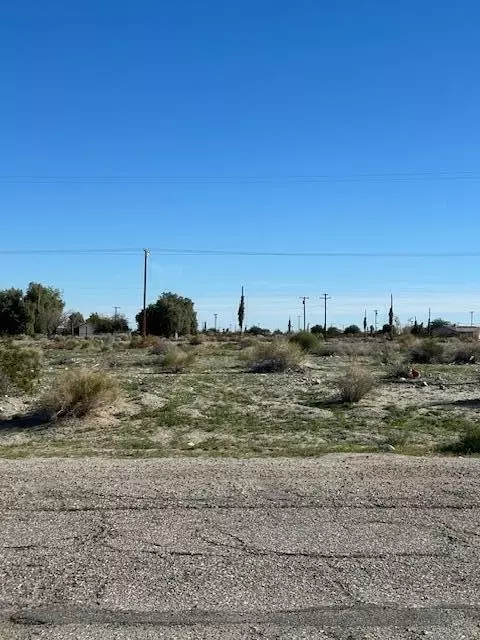 2864 Treadwell Blvd, Thermal, CA 92274