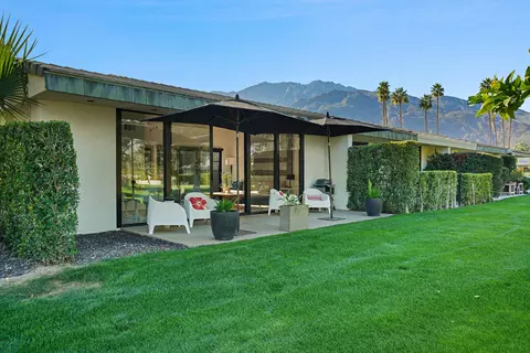 1930 Grand Bahama Dr E, Palm Springs, CA 92264