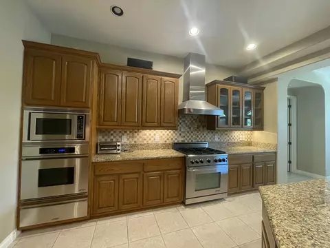 Kitchen - 78690 Darrell Dr, Bermuda Dunes, CA 92203 photo 2 of 3