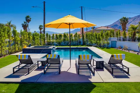 323 W Palm Vista Dr, Palm Springs, CA 92262