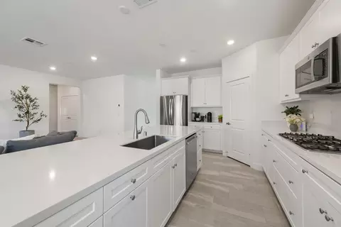 Kitchen - 40161 Padova Dr, Indio, CA 92203 photo 4 of 4