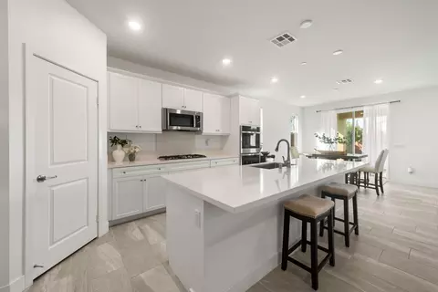 Kitchen - 40161 Padova Dr, Indio, CA 92203 photo 2 of 4