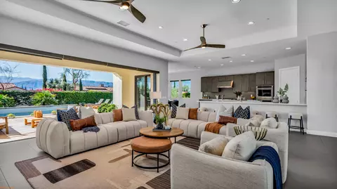 37 Alicante Cir, Rancho Mirage, CA 92270