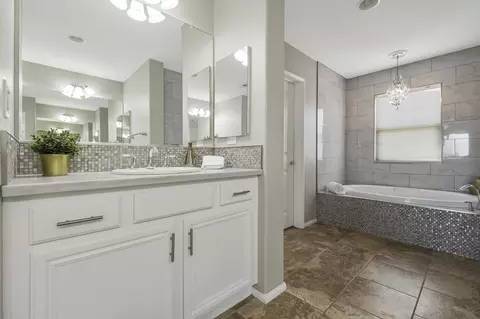 Bath - 37788 Thurne St, Indio, CA 92203 photo 3 of 6