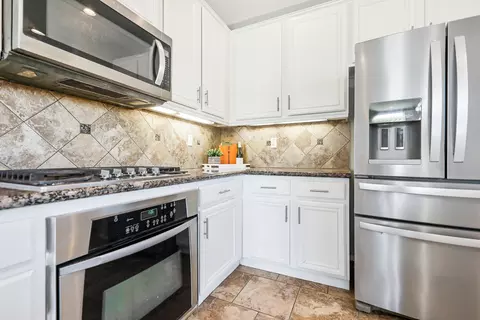 Kitchen - 37788 Thurne St, Indio, CA 92203 photo 5 of 5
