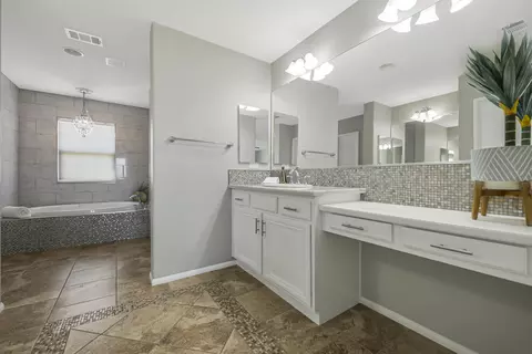 Bath - 37788 Thurne St, Indio, CA 92203 photo 2 of 6