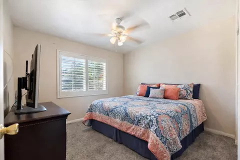 Bedroom - 7562 Inca Trl, Yucca Valley, CA 92284 photo 4 of 4
