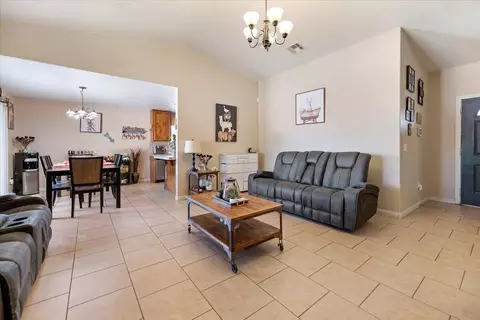 Entry Way - 7562 Inca Trl, Yucca Valley, CA 92284 photo 2 of 4