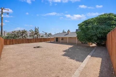 Exterior - 7562 Inca Trl, Yucca Valley, CA 92284 photo 4 of 5