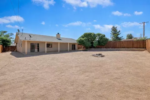 Exterior - 7562 Inca Trl, Yucca Valley, CA 92284 photo 3 of 5