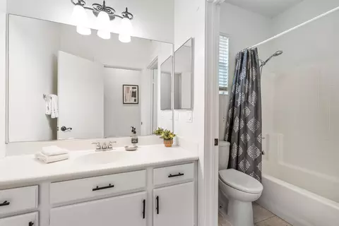 Bath - 49438 Douglas St, Indio, CA 92201 photo 2 of 4