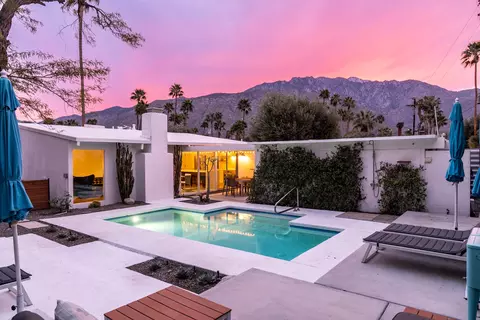 2550 N Kitty Hawk Dr, Palm Springs, CA 92262