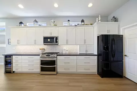 Kitchen - 43682 Old Troon Ct, Indio, CA 92201 photo 3 of 4