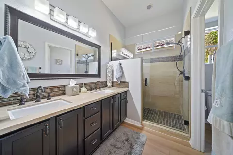 Bath - 43682 Old Troon Ct, Indio, CA 92201 photo 2 of 3