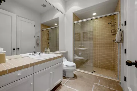 Bath - 79995 Double Eagle Way, La Quinta, CA 92253 photo 6 of 7