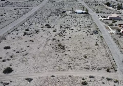 2470 Shore Life Ave, Thermal, CA 92274