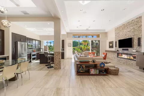435 Falcon View Cir, Palm Desert, CA 92211