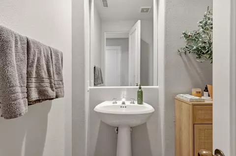 Bath - 79955 Double Eagle Way, La Quinta, CA 92253 photo 1 of 6