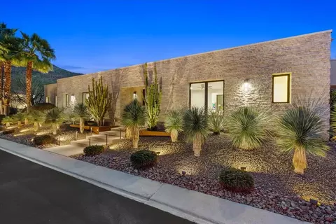 1049 Bella Vis, Palm Springs, CA 92264