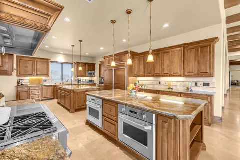 Kitchen - 39375 San Ignacio Rd, Hemet, CA 92544 photo 1 of 9