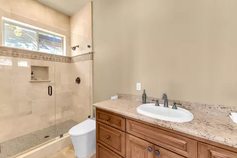 Bath - 39375 San Ignacio Rd, Hemet, CA 92544 photo 6 of 8