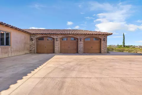 Exterior - 39375 San Ignacio Rd, Hemet, CA 92544 photo 9 of 10