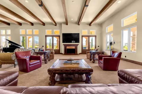Living - 39375 San Ignacio Rd, Hemet, CA 92544 photo 11 of 18