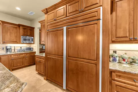 Kitchen - 39375 San Ignacio Rd, Hemet, CA 92544 photo 4 of 9