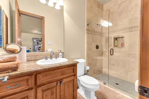 Bath - 39375 San Ignacio Rd, Hemet, CA 92544 photo 5 of 8