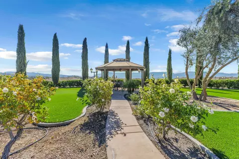 Exterior - 39375 San Ignacio Rd, Hemet, CA 92544 photo 2 of 10