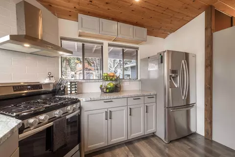 Kitchen - 813 Elysian Blvd, Big Bear City, CA 92314 photo 3 of 3