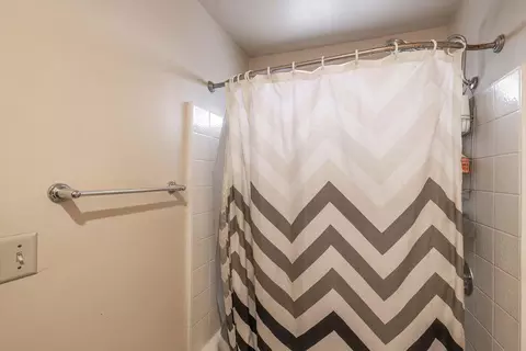 Bath - 813 Elysian Blvd, Big Bear City, CA 92314 photo 4 of 4