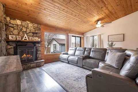 Living - 813 Elysian Blvd, Big Bear City, CA 92314 photo 3 of 4