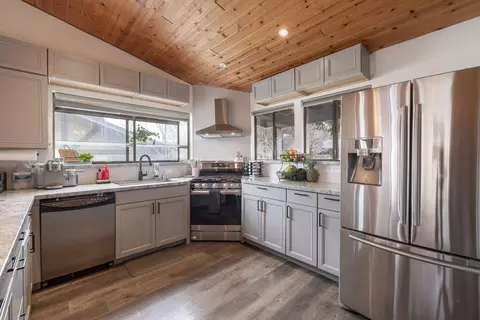 Kitchen - 813 Elysian Blvd, Big Bear City, CA 92314 photo 1 of 3