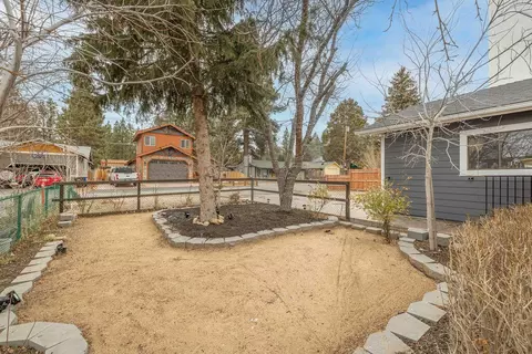 Exterior - 813 Elysian Blvd, Big Bear City, CA 92314 photo 3 of 8