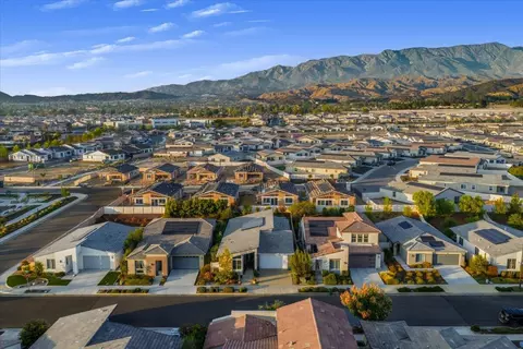 View/Area - 1514 Overpark Ln, Beaumont, CA 92223 photo 5 of 29