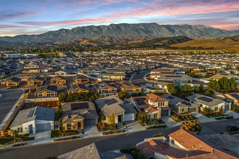 View/Area - 1514 Overpark Ln, Beaumont, CA 92223 photo 3 of 29