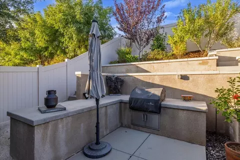 Exterior - 1514 Overpark Ln, Beaumont, CA 92223 photo 5 of 12